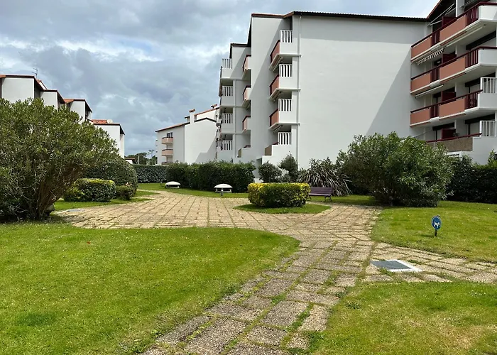 Le Bonamour Sur Le Port De Capbreton